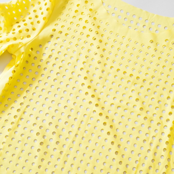 🌟 CUTOUT TOP 🌟 - Picture 2 of 4